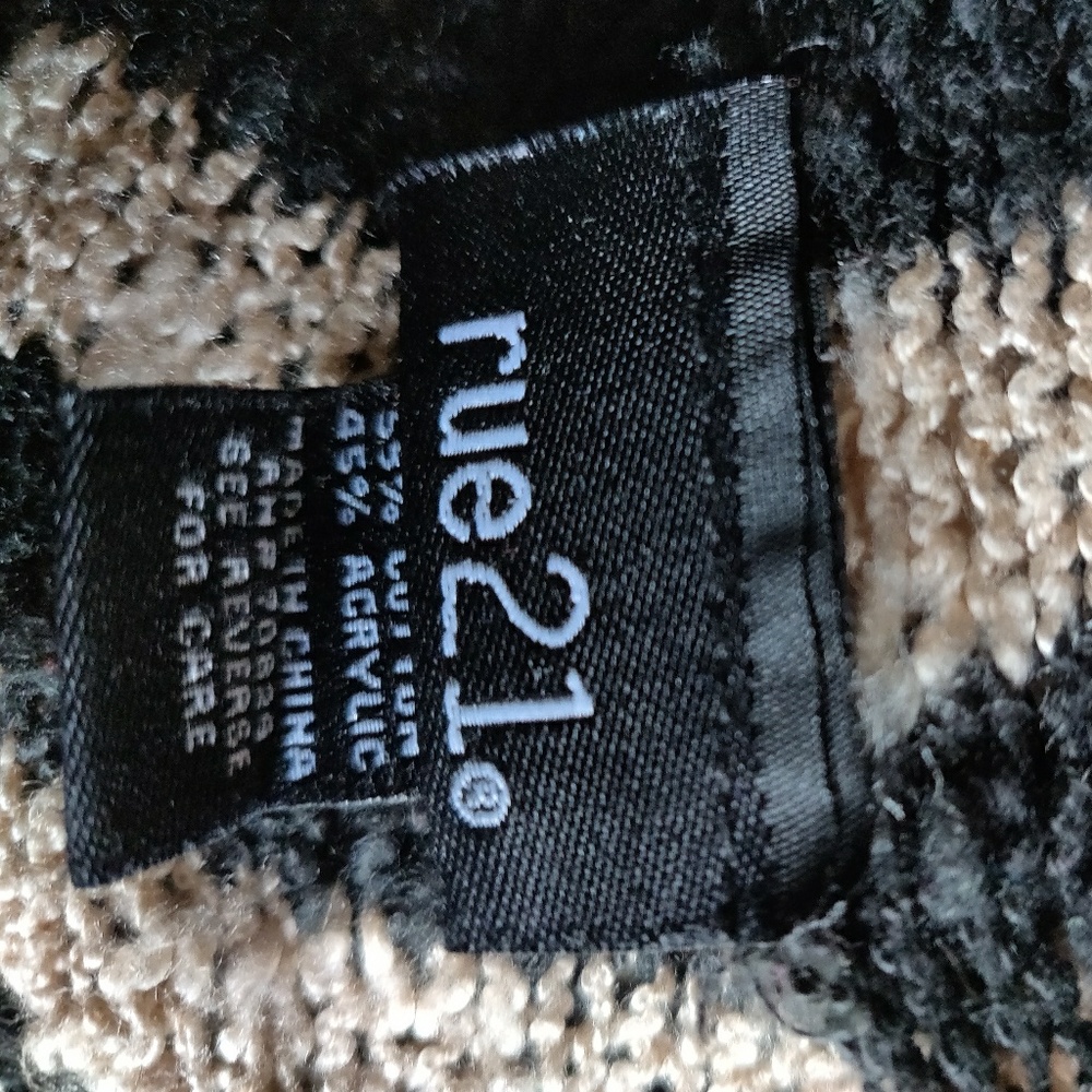 Sweater - Picture 2 of 3